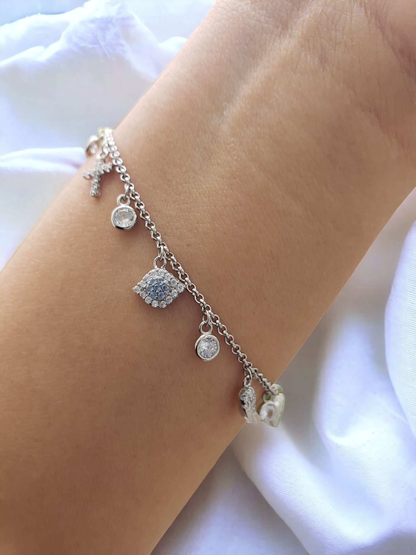 Pulsera de dijes-Plata ley 925 acabado en rodio