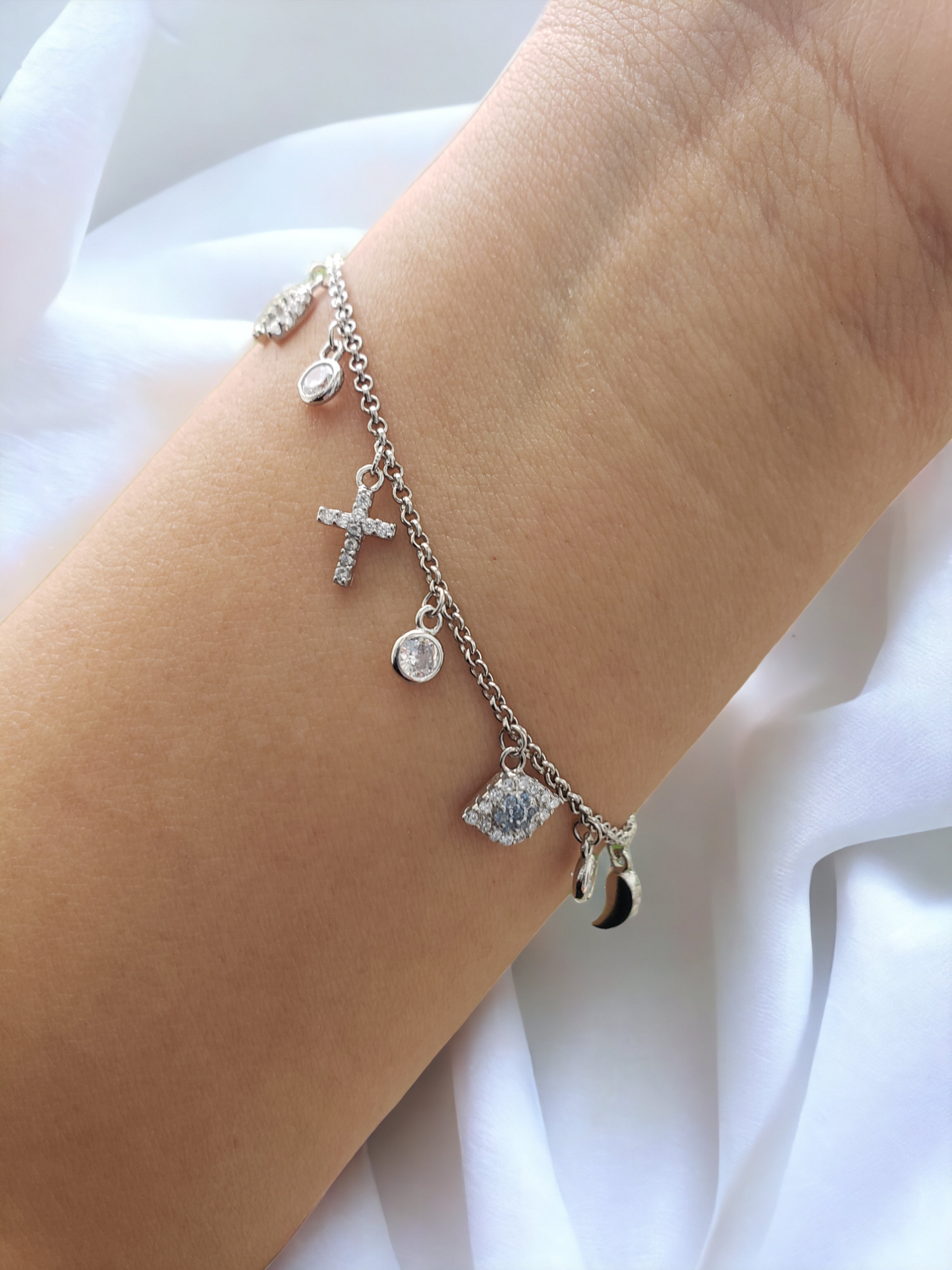 Pulsera de dijes-Plata ley 925 acabado en rodio
